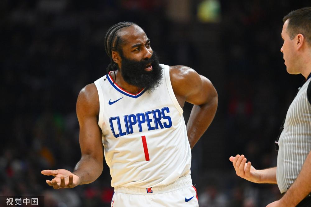 东亚杯战中国首发，韩国队中场金奉首迎国家队首秀.